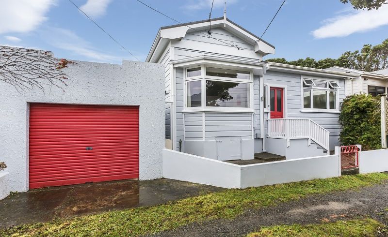  at 19 West Road, Northland, Wellington