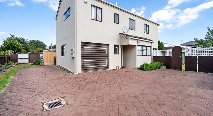  at 2/77 Fitzroy Street, Papatoetoe, Auckland