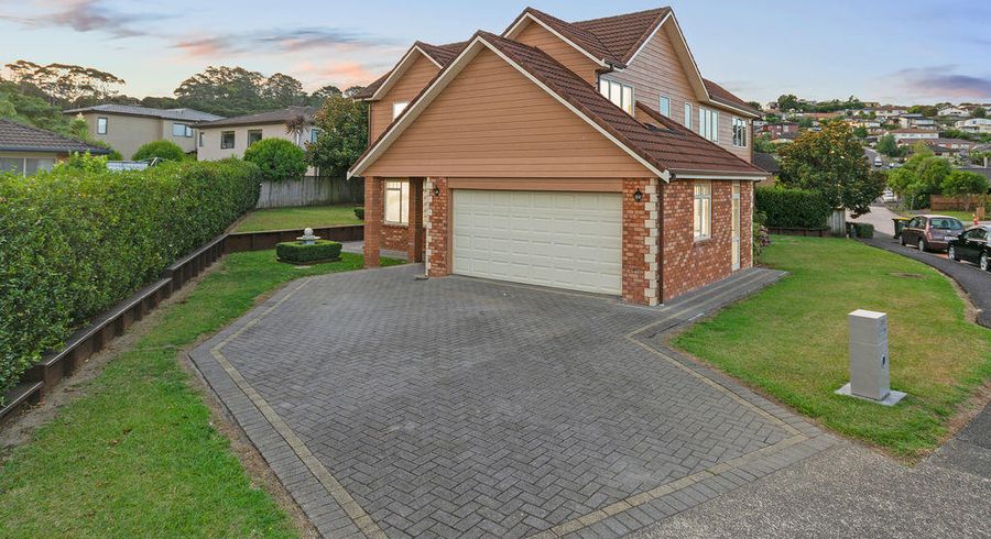  at 23 South Kensington Way, Henderson, Auckland