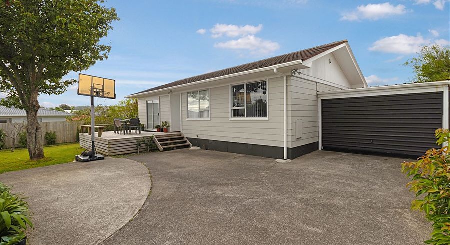  at 1/8 Iota Place, Clover Park, Auckland