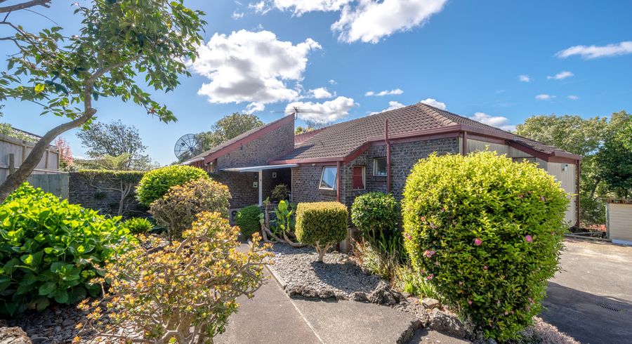  at 8 Ellesmere Crescent, Pakuranga Heights, Auckland