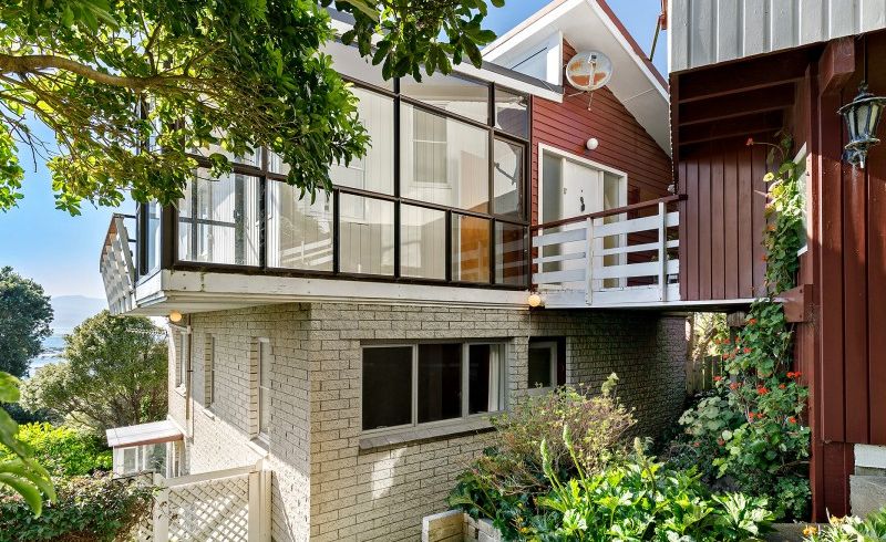 at 24 Knoll Street, Island Bay, Wellington