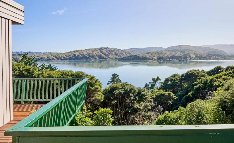  at 4 Luff Place, Whitby, Porirua