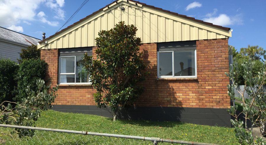  at 2/4 Paice Avenue, Mount Eden, Auckland