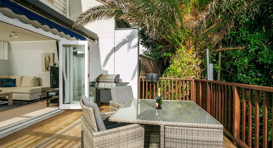  at 2/59 Rangatira Road, Beach Haven, Auckland