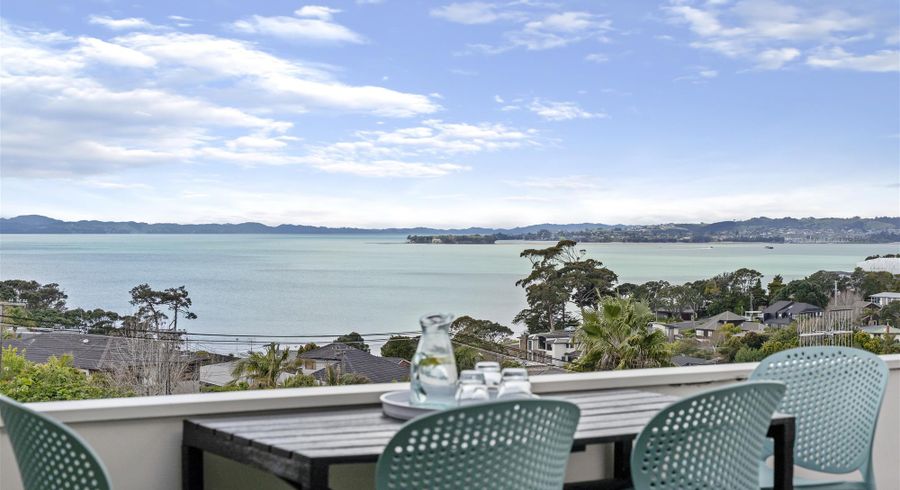  at 1/5 Colmar Road, Mellons Bay, Auckland