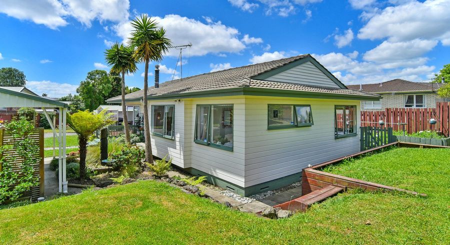  at 11 Lakeside Drive, Pahurehure, Papakura