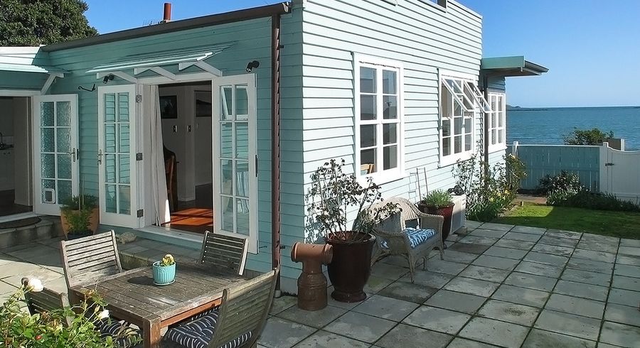 at 27 Moana Road, Plimmerton, Porirua