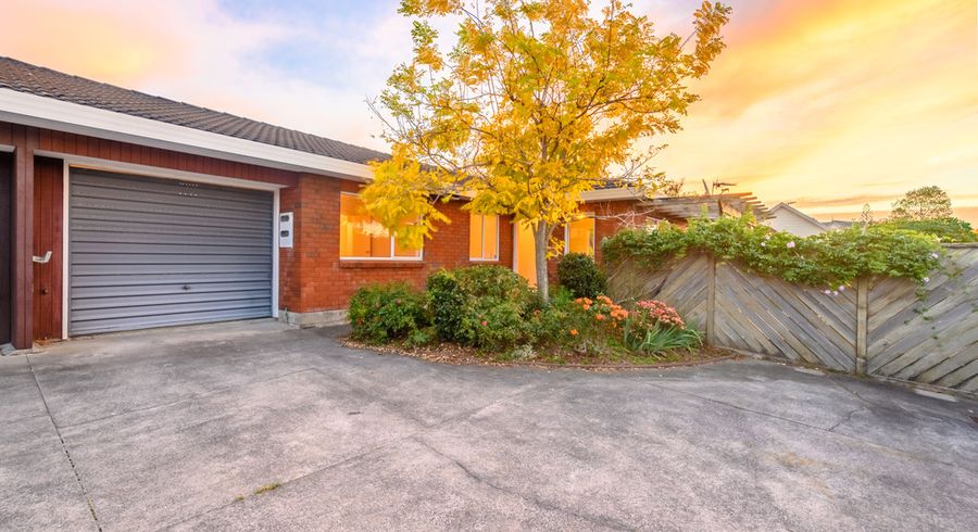  at 2/99 Aviemore Drive, Highland Park, Auckland