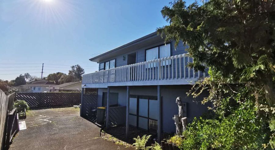  at 3 Meadowood Drive, Unsworth Heights, Auckland