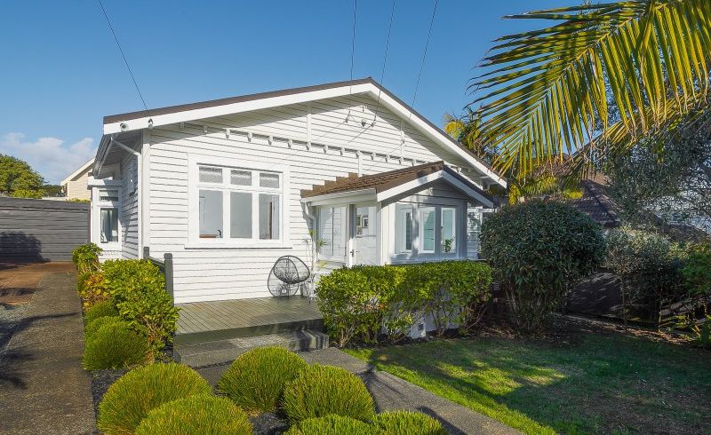  at 22 Wright Road, Point Chevalier, Auckland