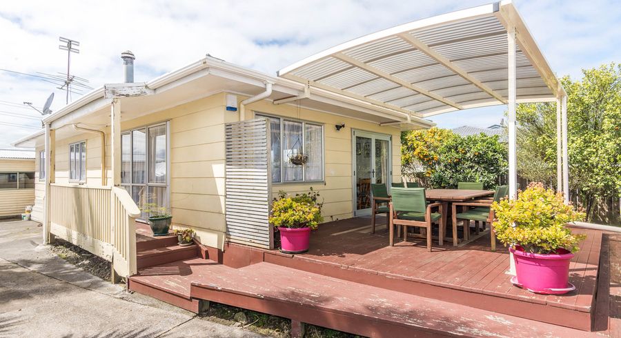  at 17 Hindmarsh Street, Henderson, Auckland
