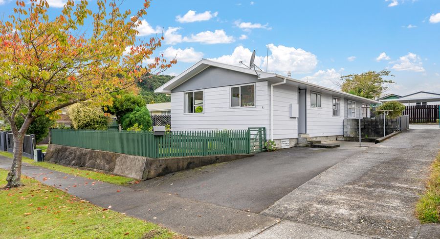  at 1/5 Crystal Grove, Birchville, Upper Hutt