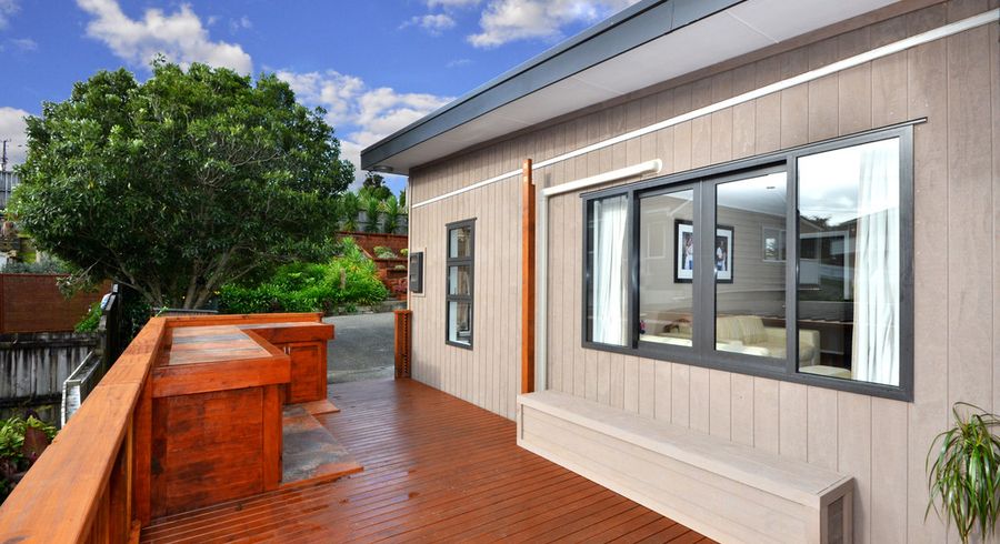  at 48 Carlisle Road, Browns Bay, Auckland