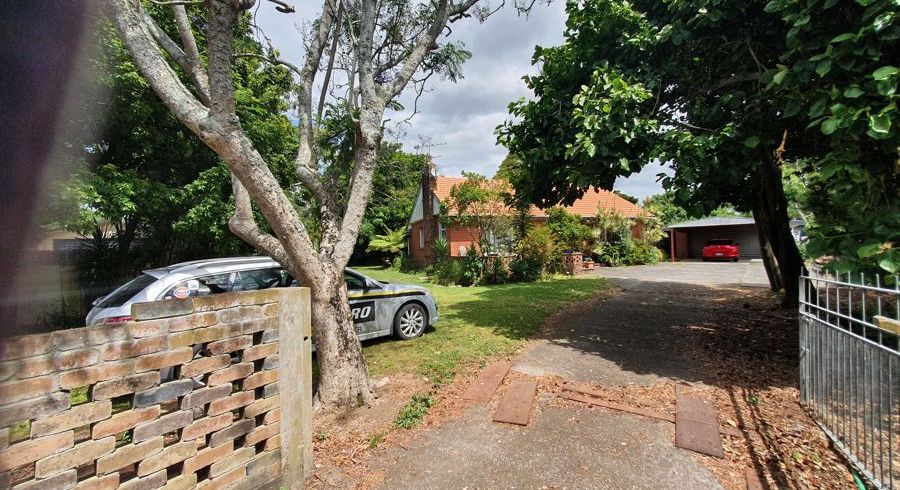  at 15 Oakland Avenue, Papatoetoe, Auckland