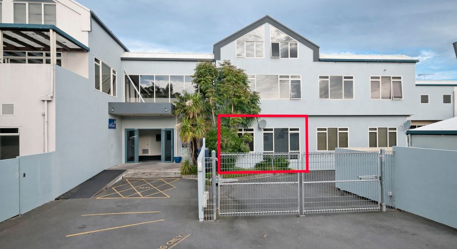  at 4/15 Clearwater Cove, West Harbour, Auckland