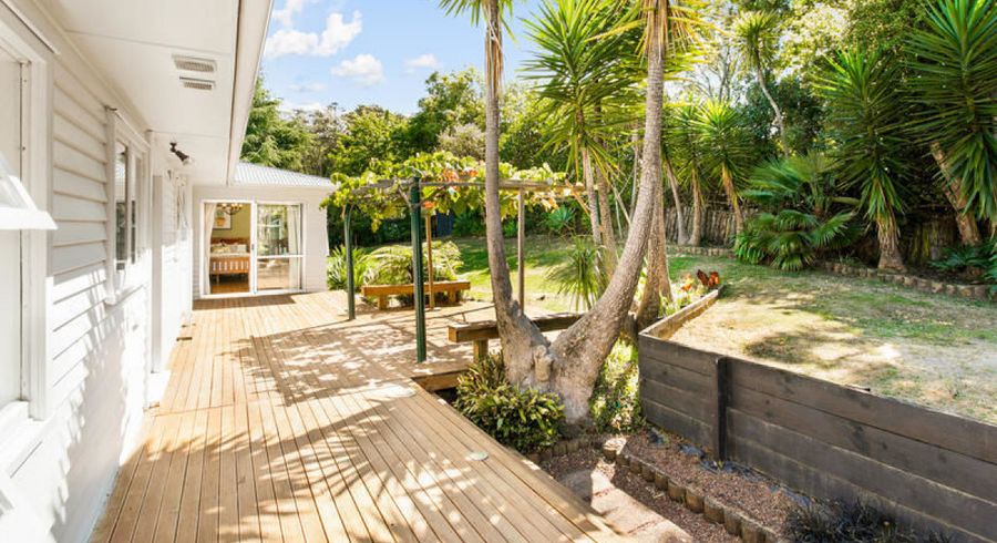  at 48 Hilling Street, Titirangi, Auckland