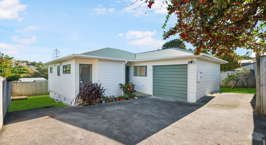  at 2/12 Ramillies Place, Glenfield, Auckland