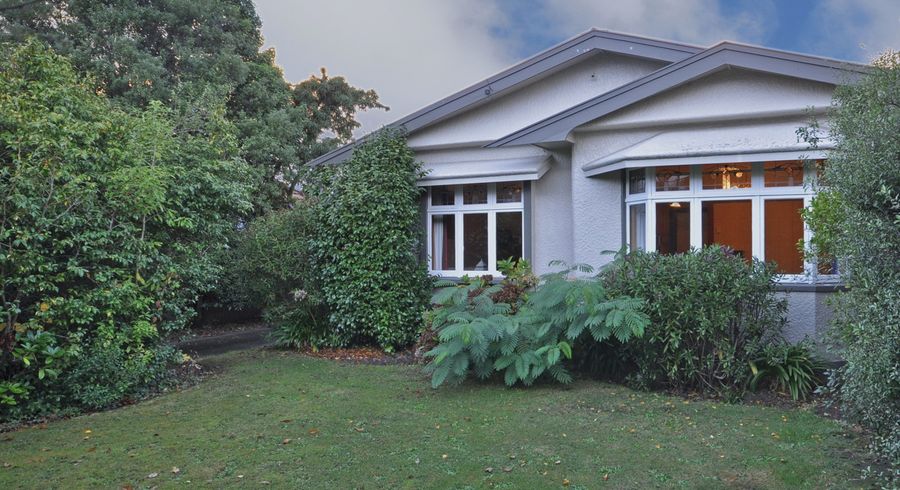  at 10 Frankleigh Street, Somerfield, Christchurch