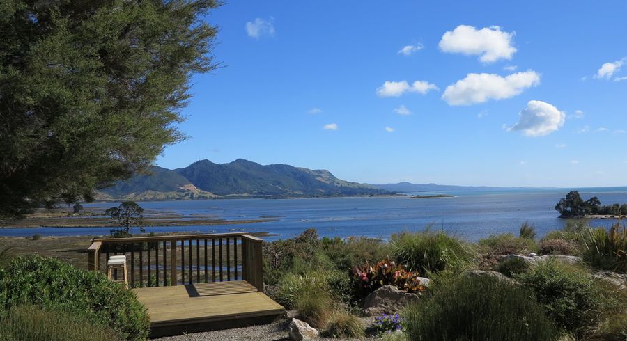  at 8 Ruataniwha Drive, Collingwood