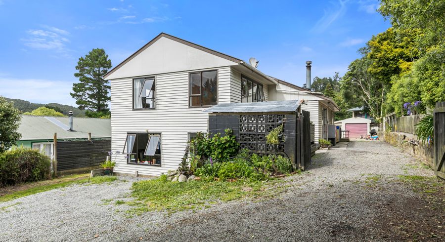  at 1004 Blue Mountains Road, Blue Mountains, Upper Hutt