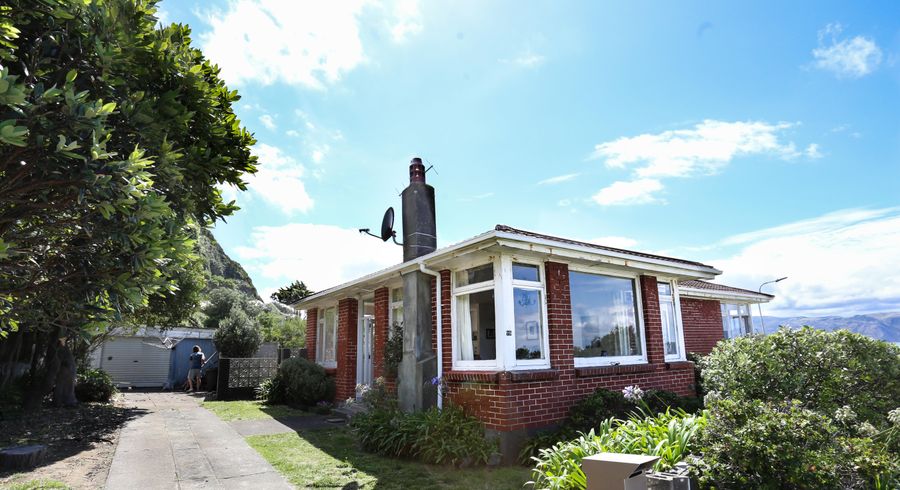  at 75 Breaker Bay Road, Breaker Bay, Wellington