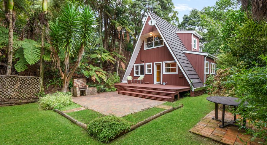  at 117 Woodlands Park Road, Titirangi, Auckland