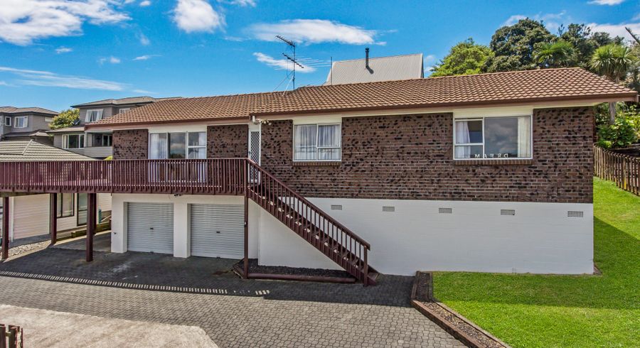  at 8 Marco Place, Highland Park, Auckland