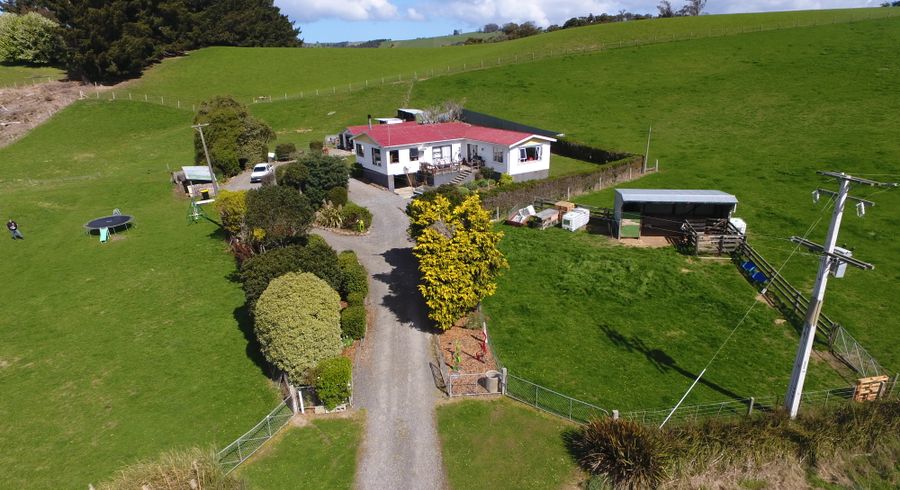  at 1329 Owaka Highway, Romahapa, Balclutha
