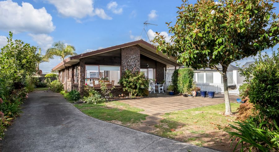  at 1/35 Bramley Drive, Farm Cove, Auckland