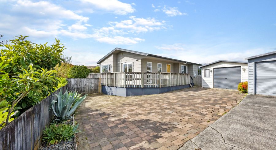  at 1/9 Applewood Drive, Henderson, Auckland
