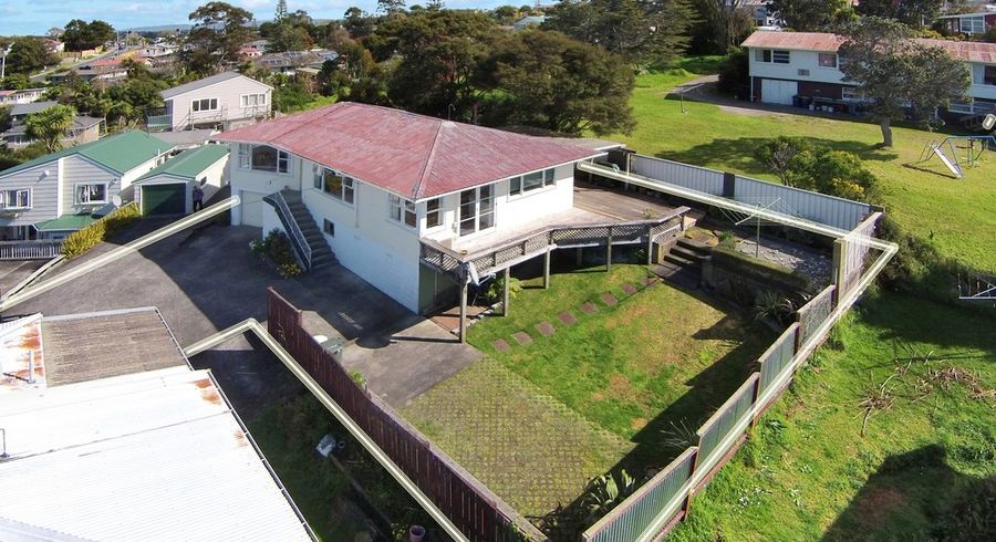  at 1/22 Hogans Road, Glenfield, Auckland