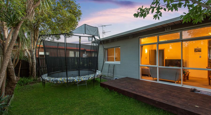  at 2/11 Dunbar Road, Balmoral, Auckland