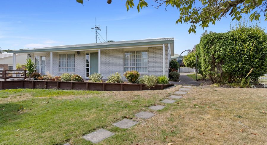  at 1 Mews Place, Forest Lake, Hamilton