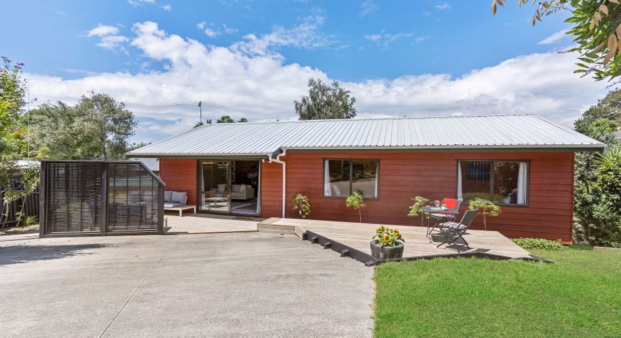  at 10 Woodhams Street, Beach Haven, Auckland
