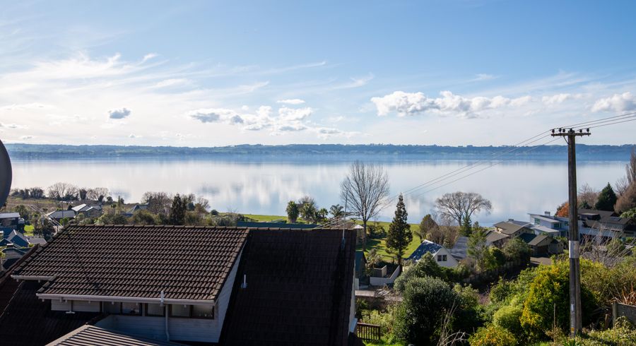  at 5 Aries Place, Kawaha Point, Rotorua