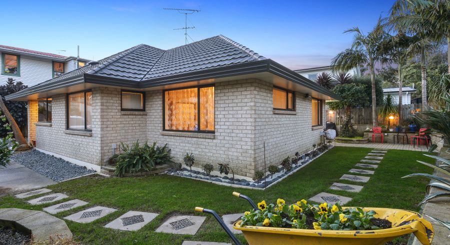  at 34A Line Road, Glen Innes, Auckland