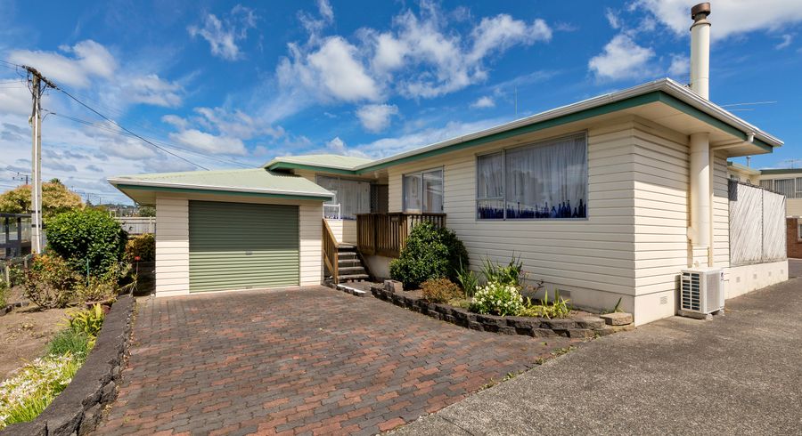  at 86 Hepburn Road, Glendene, Auckland