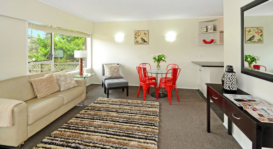  at 2/123 Birkdale Road, Birkdale, Auckland