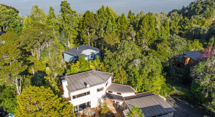  at 188 Cliff View Drive, Green Bay, Auckland