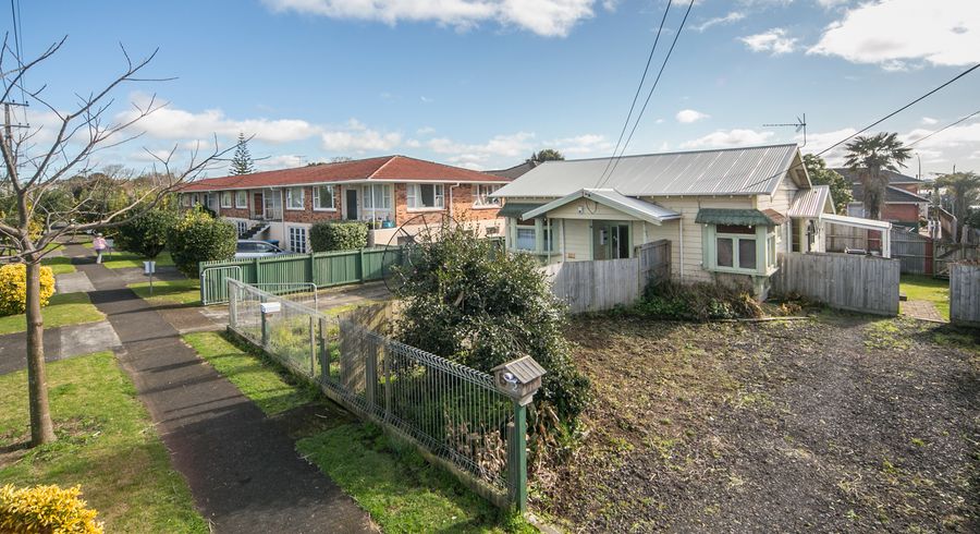  at 2 Patterson Street, Sandringham, Auckland