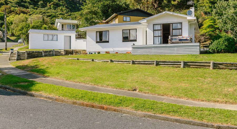  at 5 Holmes Lane, Chatham Island, Chatham Islands