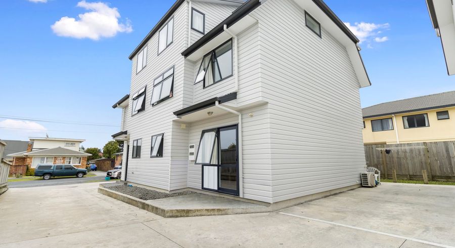  at 2/24 Hogan Street, Hamilton East, Hamilton