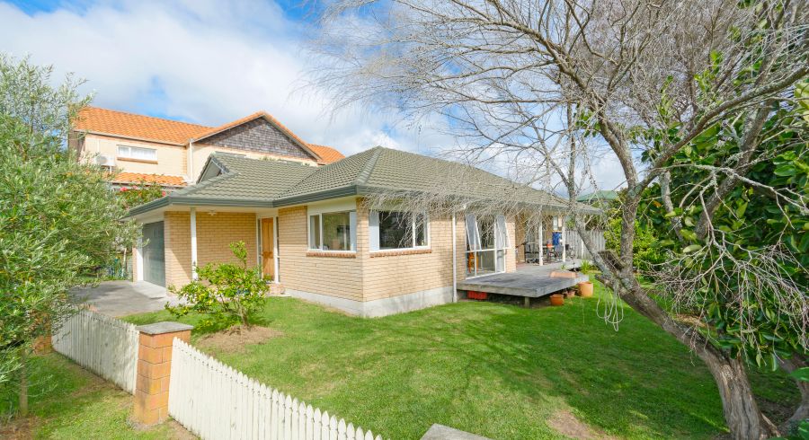  at 3/4 Lucienne Drive, Ranui, Auckland