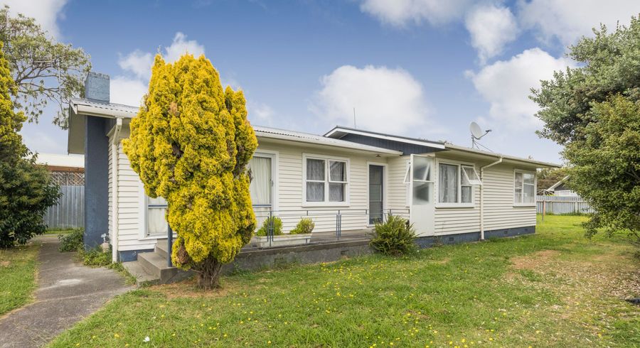  at 2 Essex Place, Milson, Palmerston North
