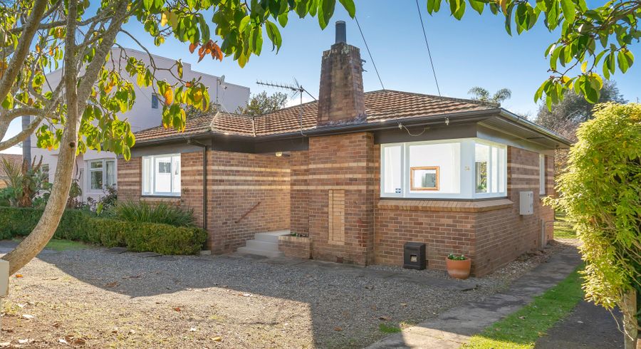  at 34 Parrish Road, Sandringham, Auckland