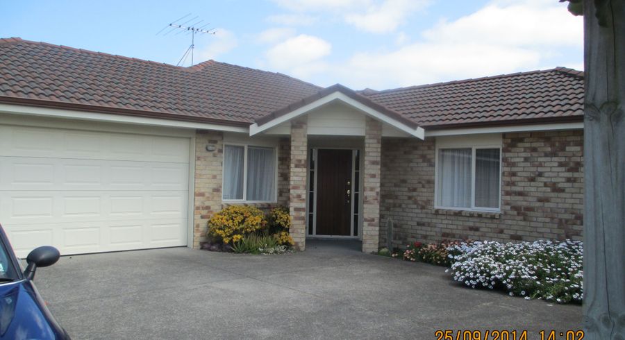  at 8 Reinheimer Place, Flat Bush, Auckland
