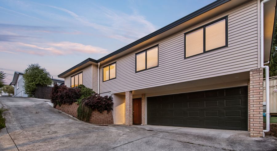  at 2/14 Peach Road, Glenfield, Auckland