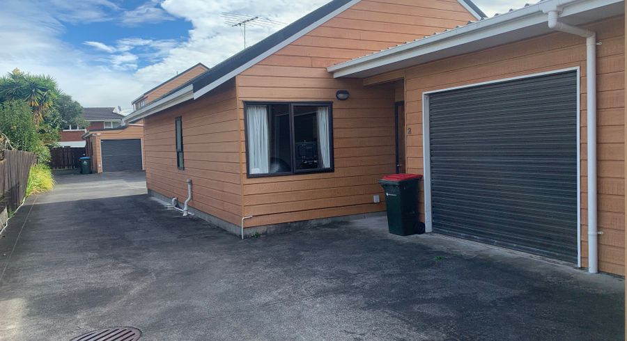  at 2/6 Stanhope Road, Mount Wellington, Auckland