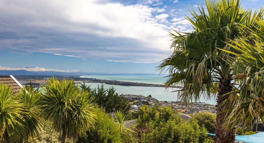  at 2 Gardenhill Lane, Redcliffs, Christchurch